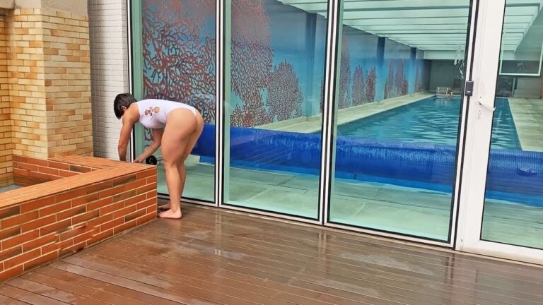 Descubra os benefícios da piscina no Fitness Hut: mantenha-se em forma mergulhando!